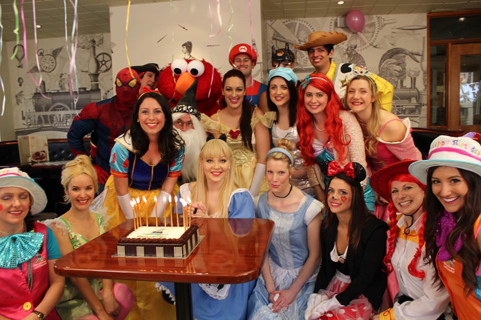Dreamscape's Melbourne kids party entertainer team Dreamscape's Melbourne kids party entertainer team