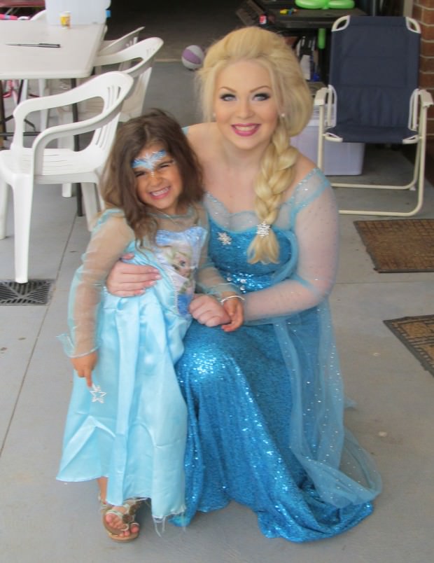 Queen Elsa kids party entertainer