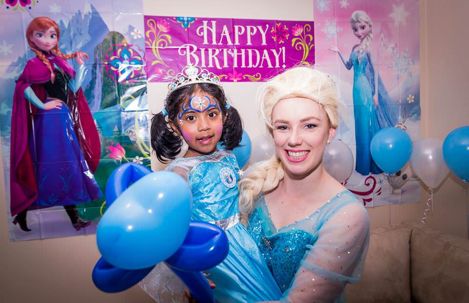 hire queen elsa for childs party